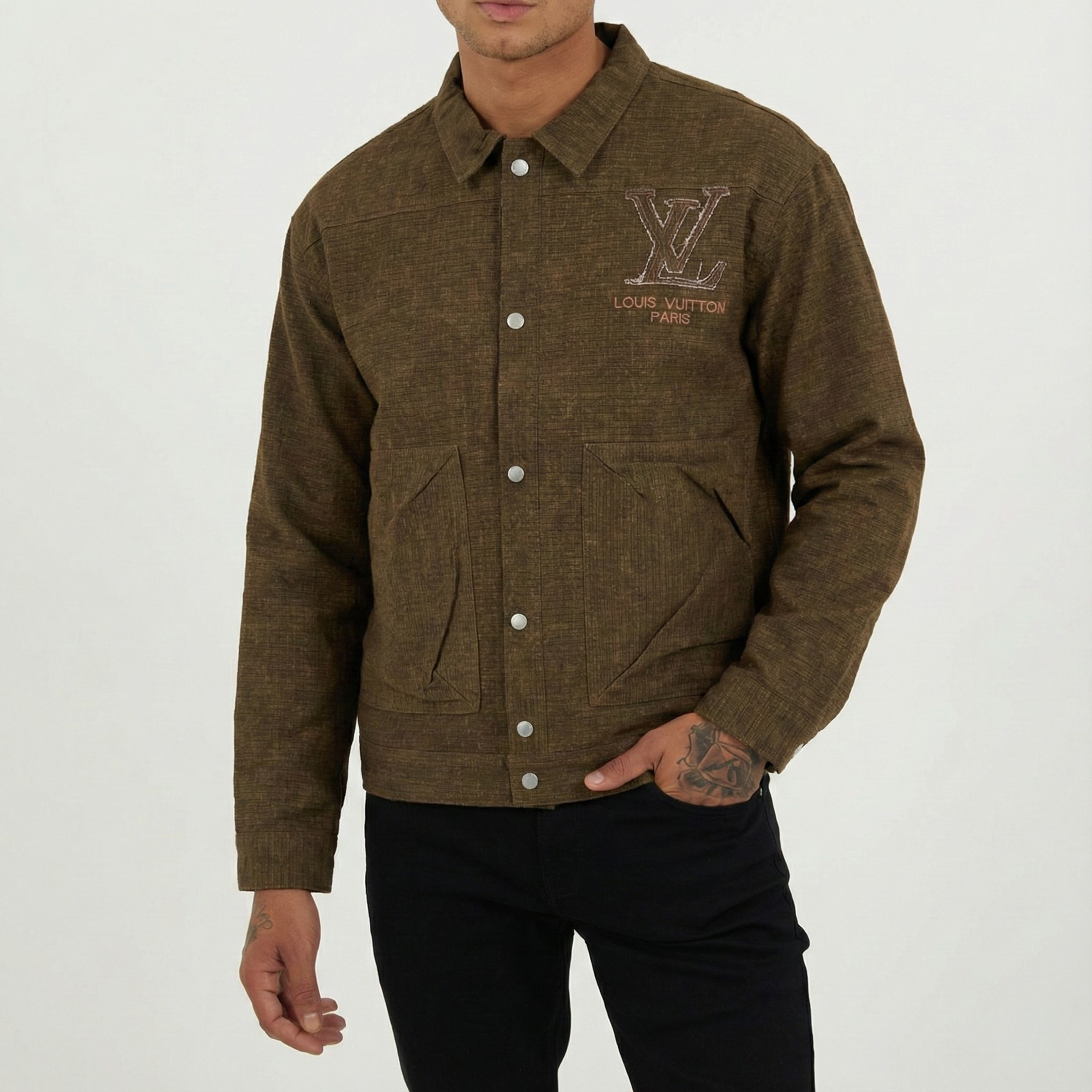 cc9e5eab-5263-4c25-a96e-00e3c78f266e Lv Jacket - الصورة 1