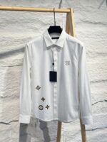 ⁦Lv shirt⁩ - الصورة ⁦2⁩